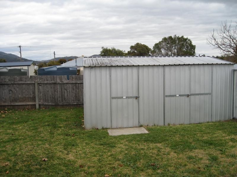 8B Pine Street, Kootingal NSW 2352