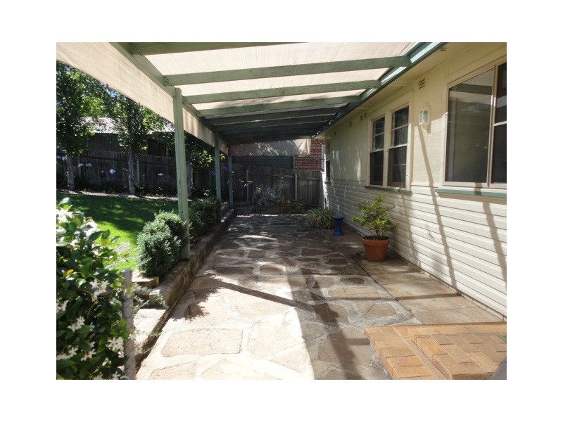 8 Douglas Avenue, Tamworth NSW 2340