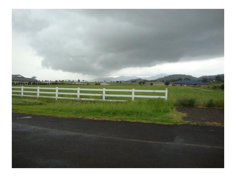 35 Sequoia Drive Moore Creek, Tamworth NSW 2340