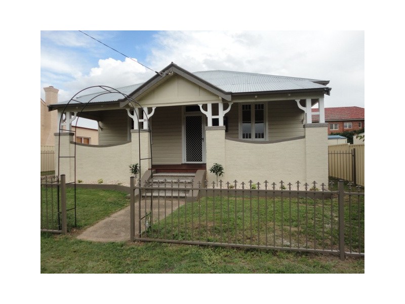 36 Gipps Street, West Tamworth NSW 2340