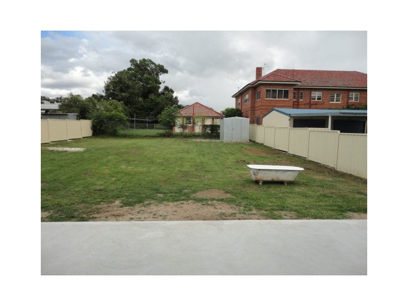 36 Gipps Street, West Tamworth NSW 2340