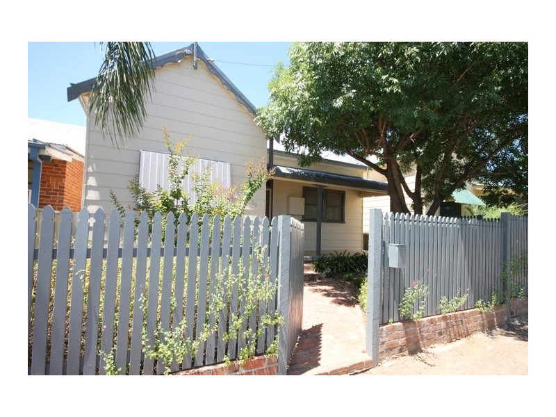 38 Griffin Ave, Tamworth NSW 2340