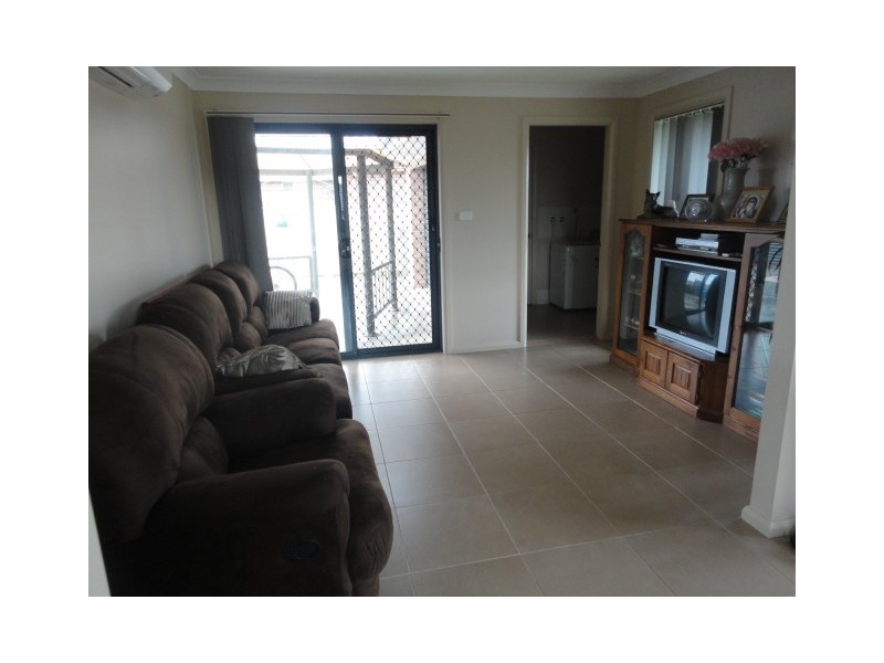 2/11 Cunningham Street, Westdale NSW 2340