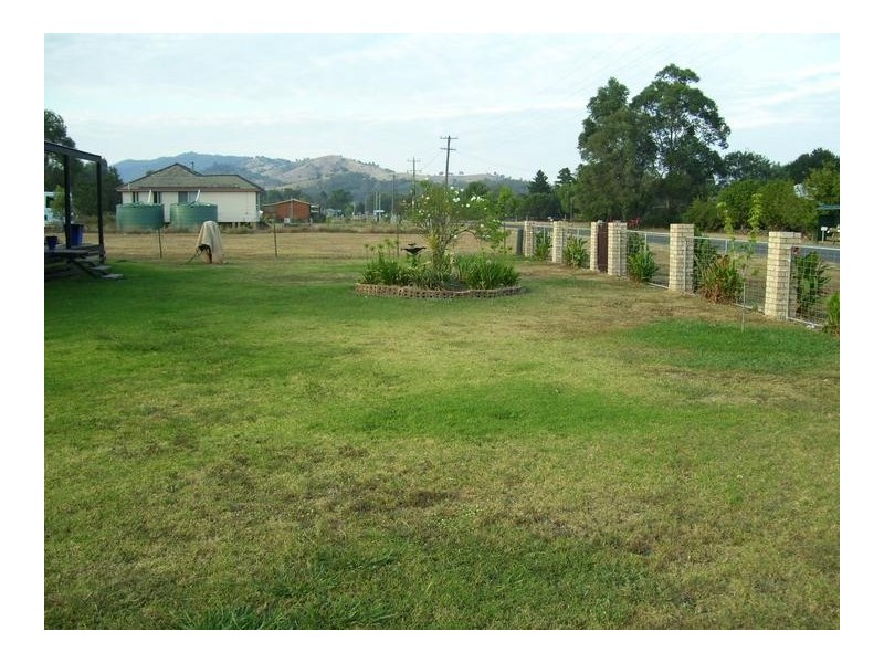 18-20 Nundle Road, Woolomin NSW 2340