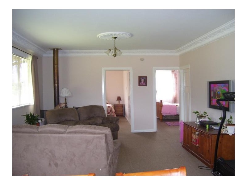 18-20 Nundle Road, Woolomin NSW 2340