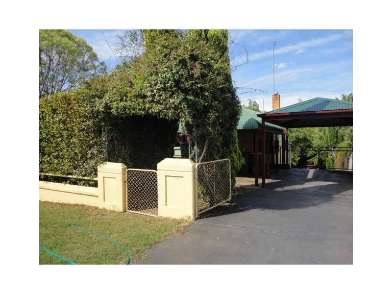 8 Church Street, Tamworth NSW 2340