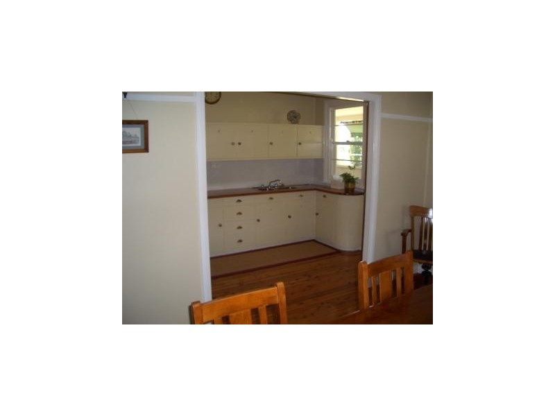 8 Church Street, Tamworth NSW 2340