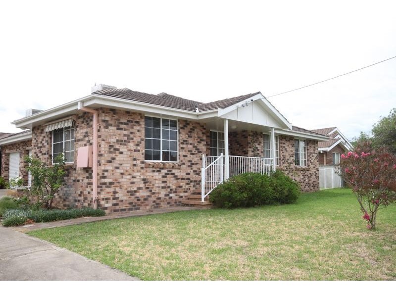 1/5 Cowper Close, Tamworth NSW 2340