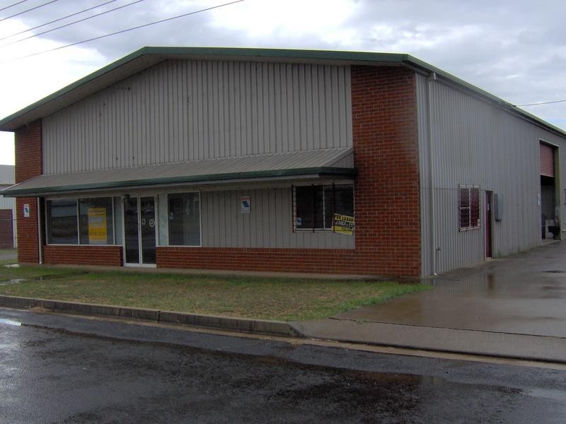 15 Wallamore Rd, Tamworth NSW 2340