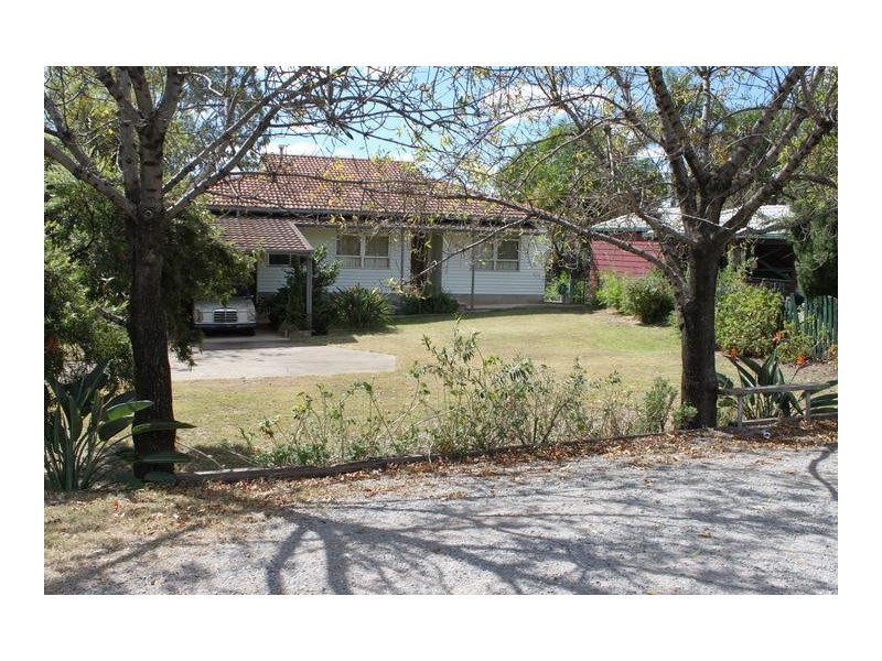 73 Calala Lane, Tamworth NSW 2340