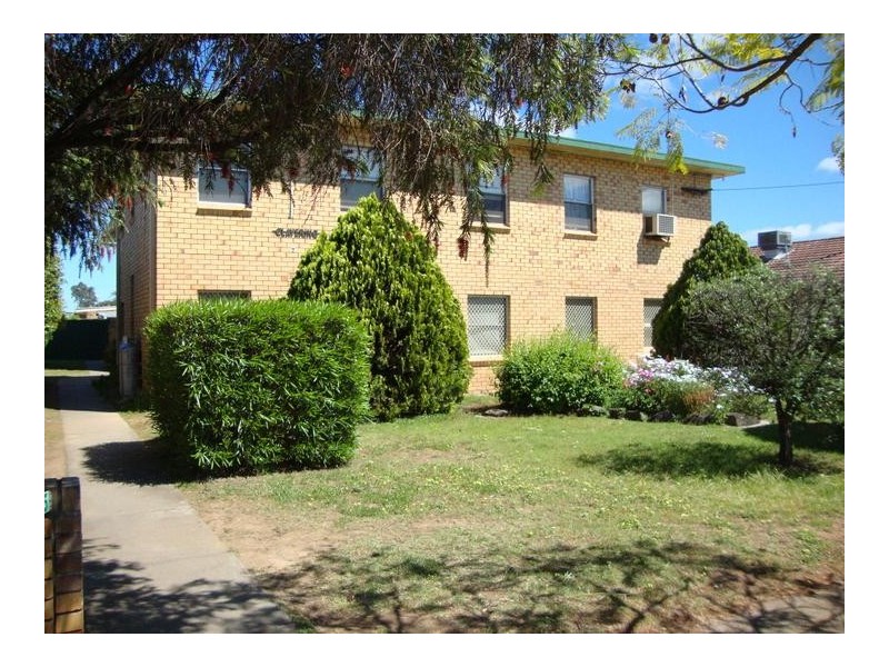 4/15 Diane Street, Tamworth NSW 2340