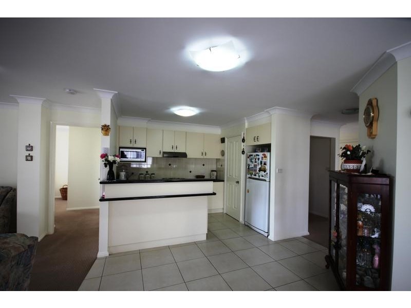 16 Falcon Drive, Tamworth NSW 2340