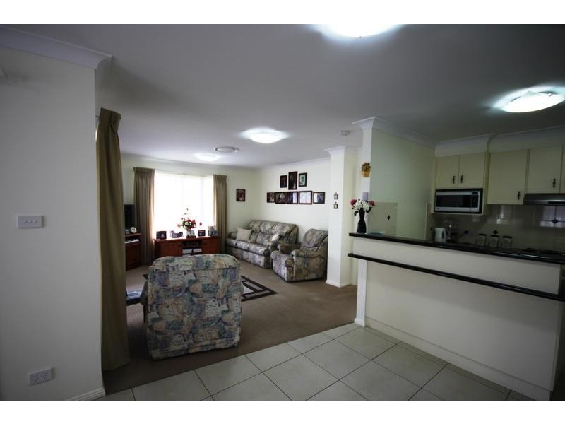 16 Falcon Drive, Tamworth NSW 2340