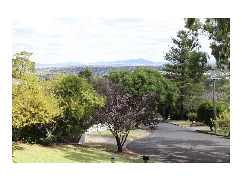 9 Ruthning Ave, Tamworth NSW 2340