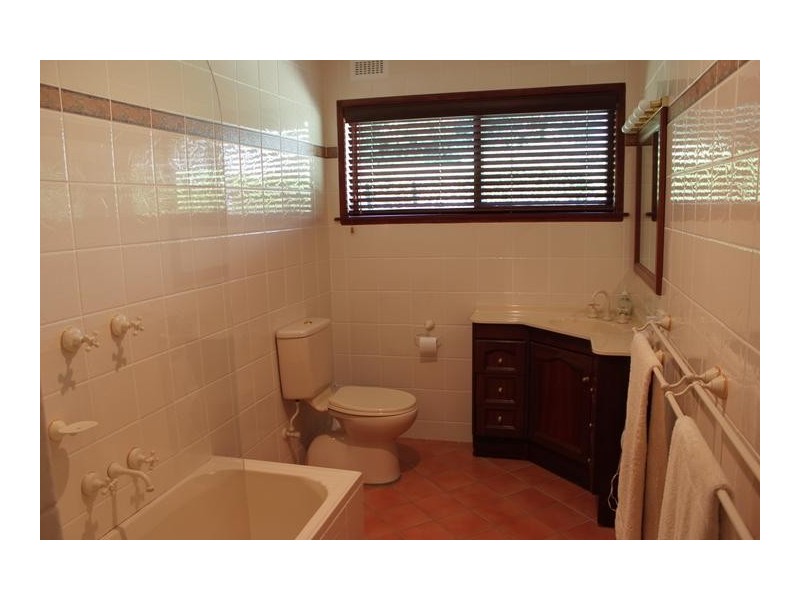 9 Ruthning Ave, Tamworth NSW 2340