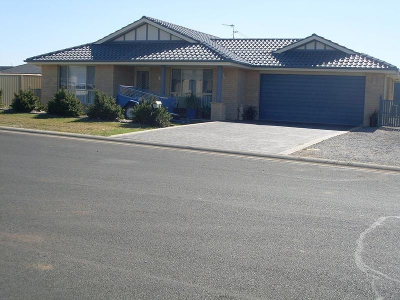 8 Cunningham Street, Tamworth NSW 2340