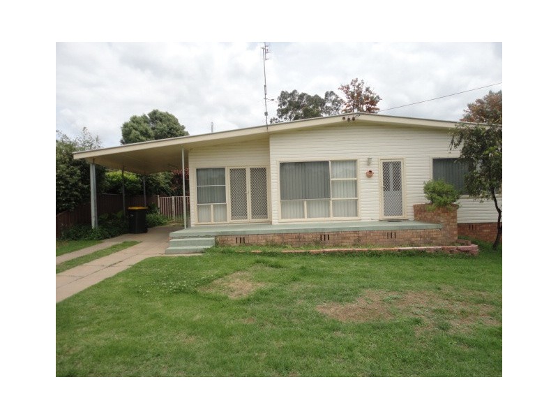 56 Croydon Ave, Tamworth NSW 2340
