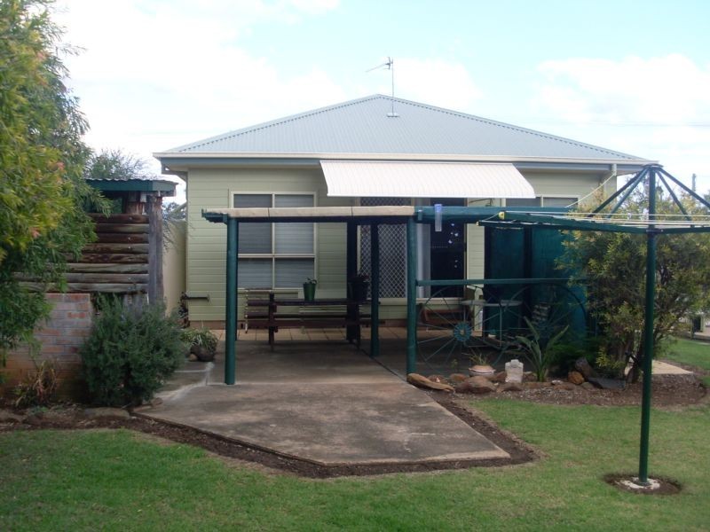 8 Palmer Street, Attunga NSW 2345
