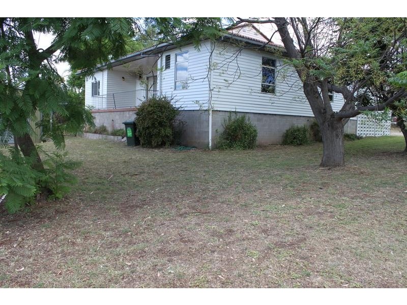 73 Calala Lane, Tamworth NSW 2340