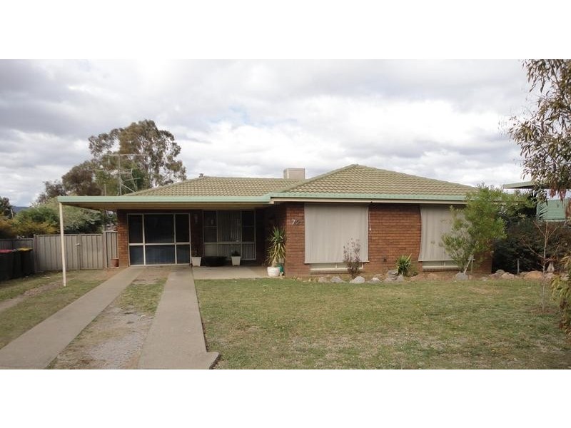 72 Blaxland Way, Tamworth NSW 2340