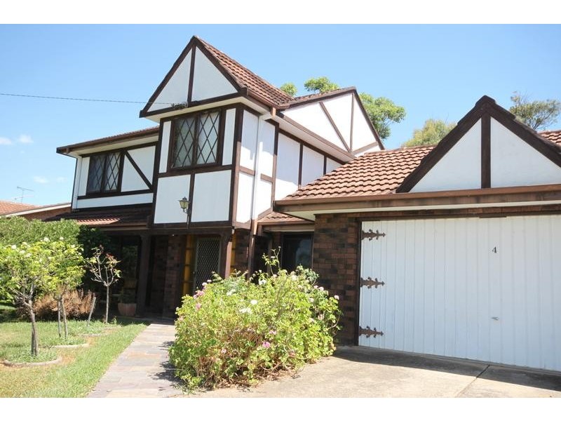 4 Andrew Av, Tamworth NSW 2340