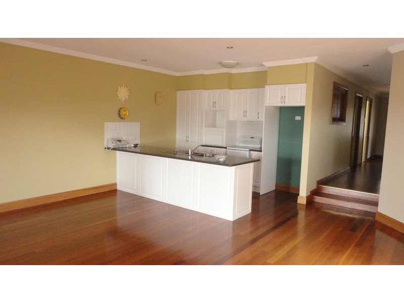 13A Merrinee Place, Tamworth NSW 2340