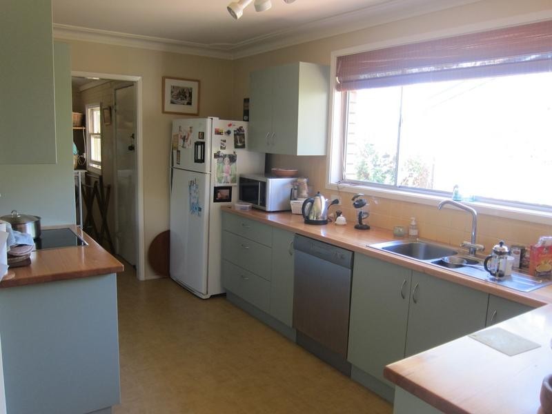 2 Myrene Avenue, Tamworth NSW 2340