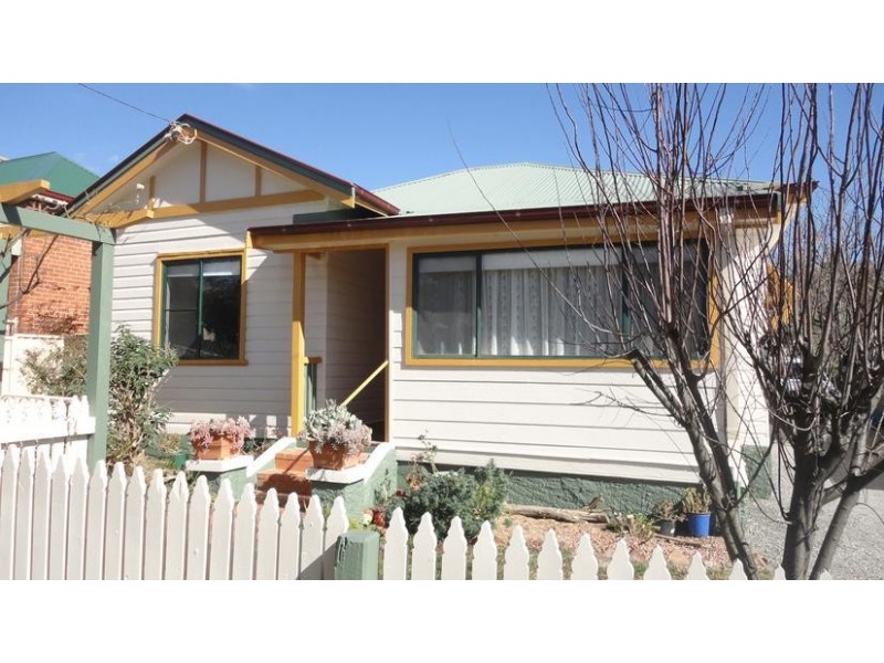 5 Upper Street, Tamworth NSW 2340