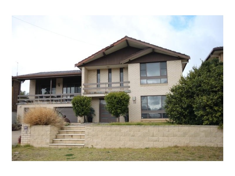 18 Amaroo Road, Tamworth NSW 2340