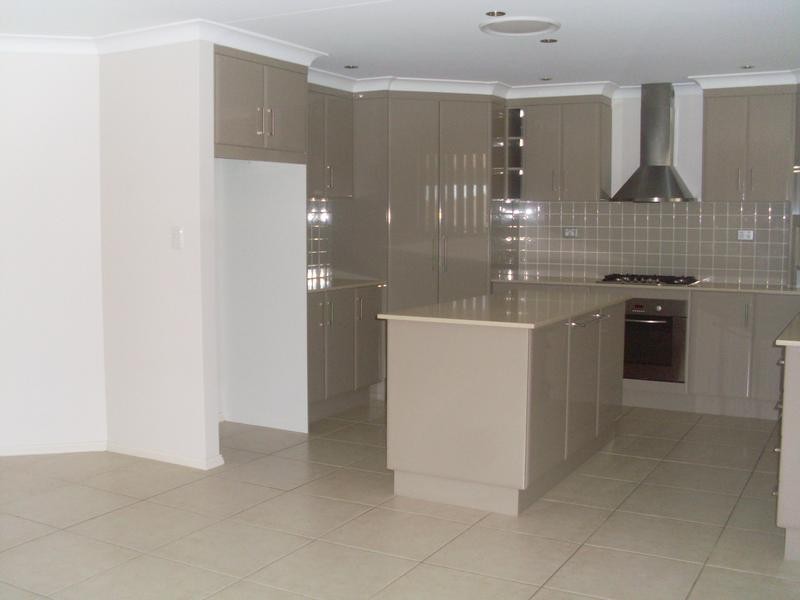 8 Kalinda Place, Tamworth NSW 2340