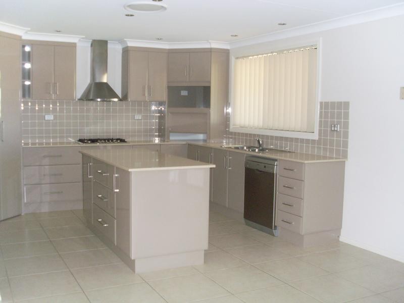 8 Kalinda Place, Tamworth NSW 2340