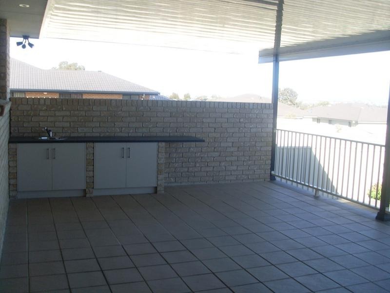 8 Kalinda Place, Tamworth NSW 2340