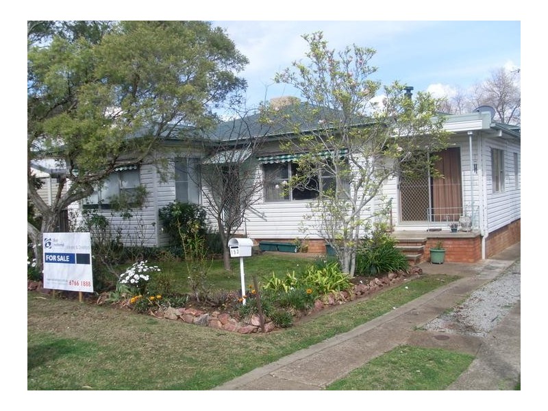 153 Piper Street, Tamworth NSW 2340