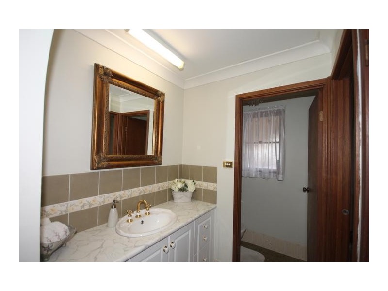 16 Kurrajong street, Tamworth NSW 2340