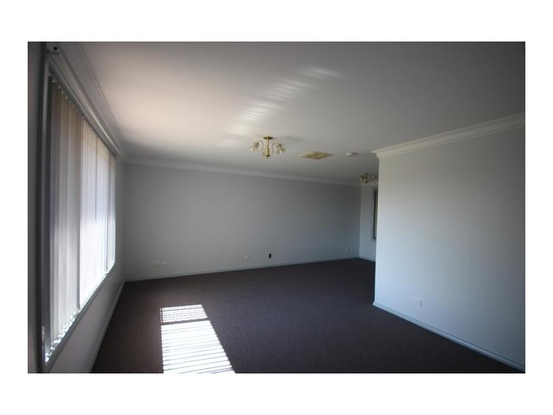 16 Wahronga Drive, Tamworth NSW 2340