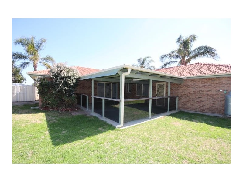 16 Wahronga Drive, Tamworth NSW 2340