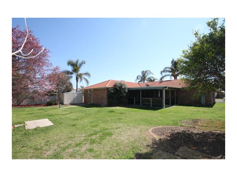 16 Wahronga Drive, Tamworth NSW 2340