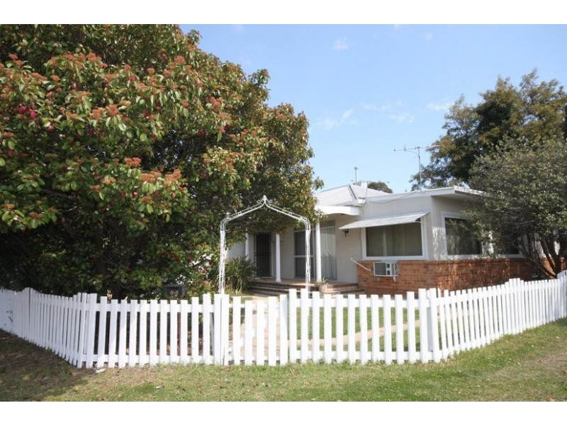 25 Kathleen Street, Tamworth NSW 2340