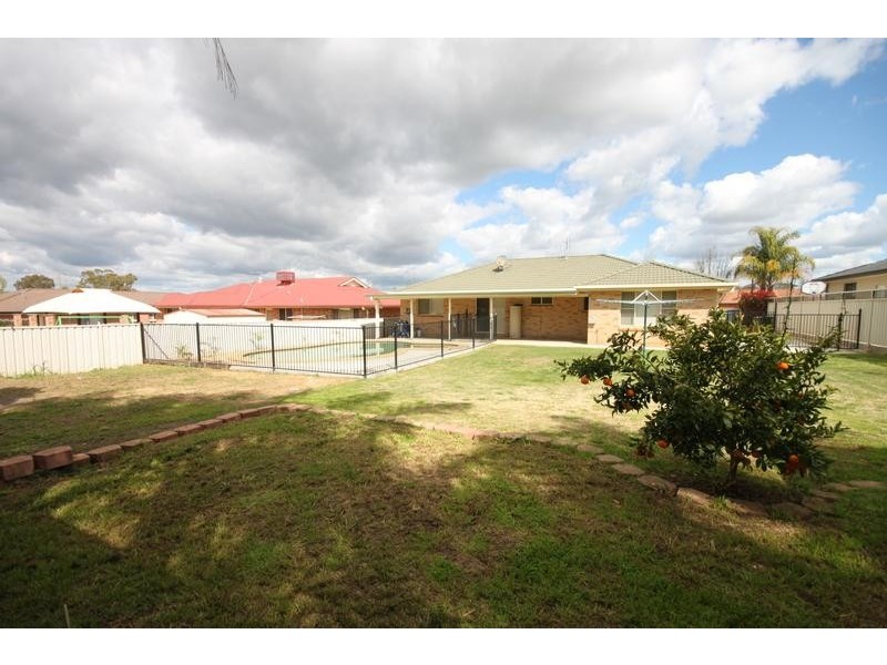 15 Banjo Circuit, Tamworth NSW 2340