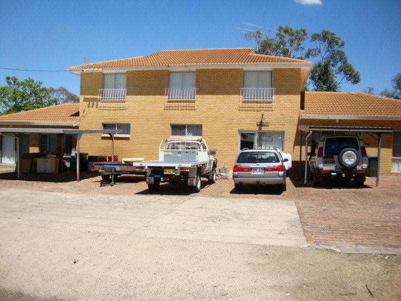 3&4/58 Denman Avenue, Kootingal NSW 2352