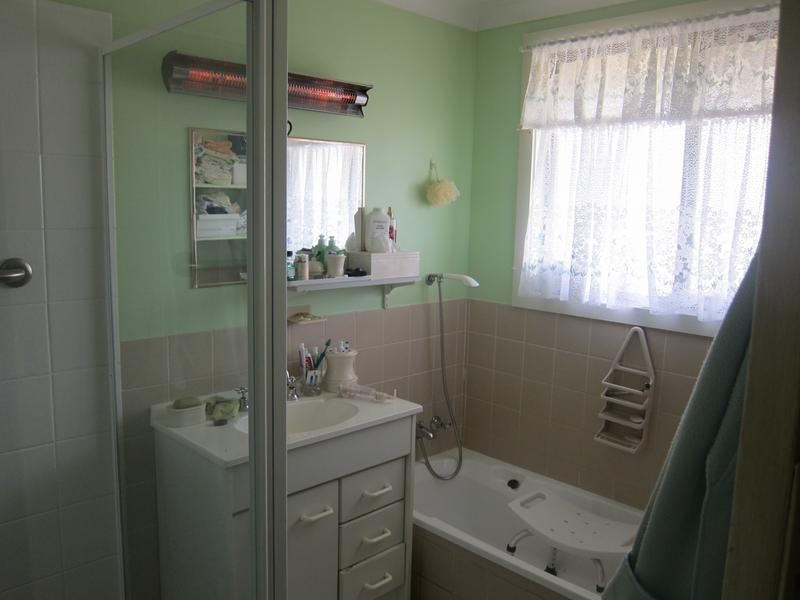 7 Duncan St, Woolomin NSW 2340