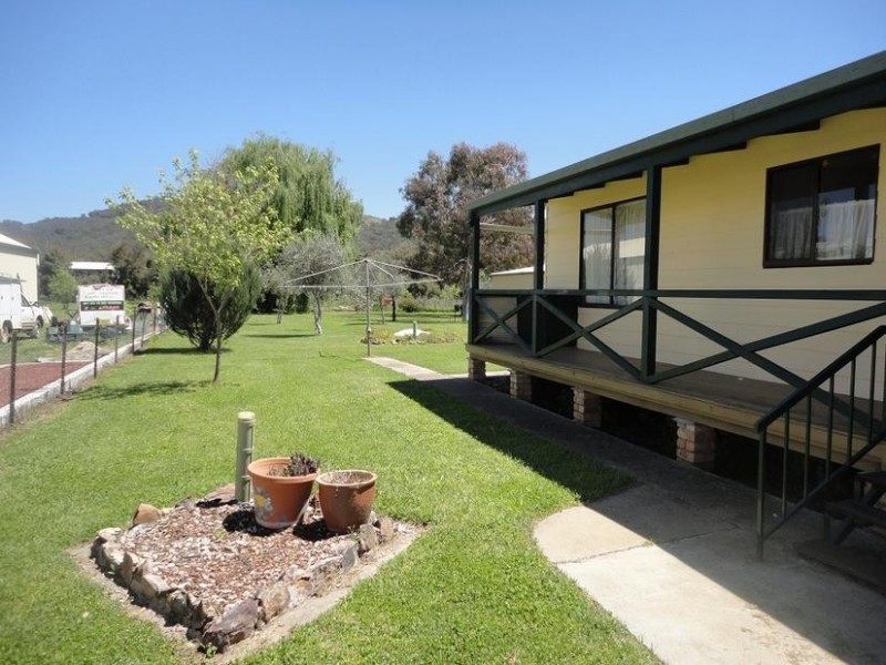 7 Duncan St, Woolomin NSW 2340