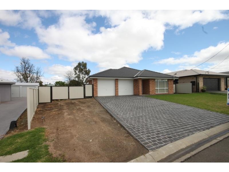 28 Wagonia Drive, Kootingal NSW 2352