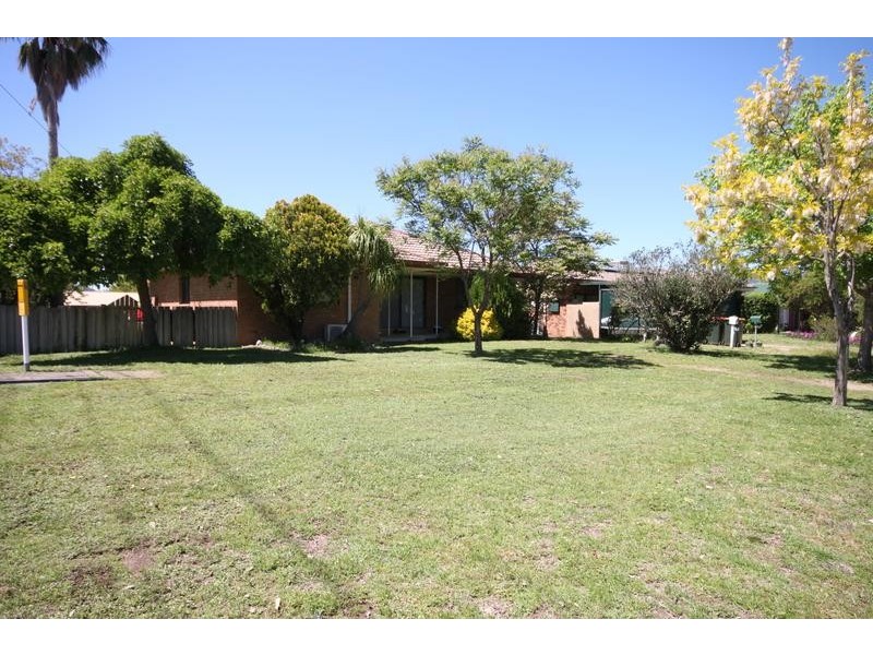 105 Denman Avenue, Kootingal NSW 2352