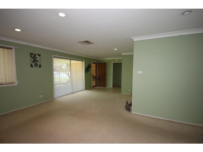 105 Denman Avenue, Kootingal NSW 2352