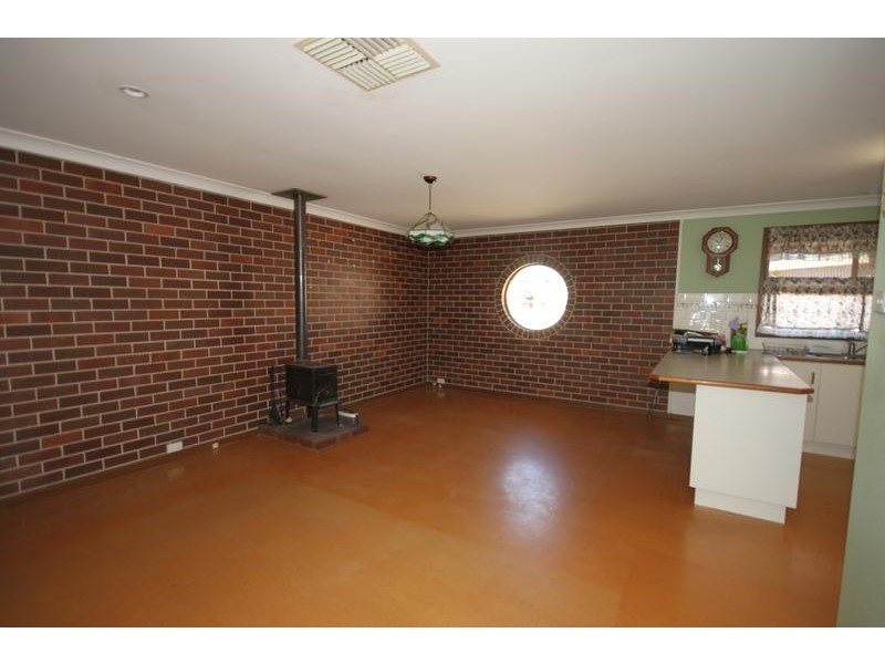 105 Denman Avenue, Kootingal NSW 2352