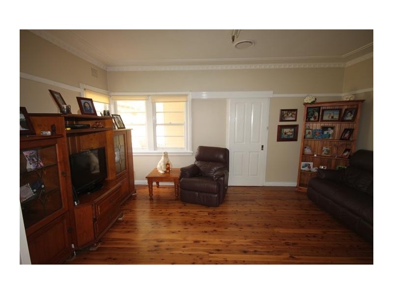 16 Victoria Street, Tamworth NSW 2340