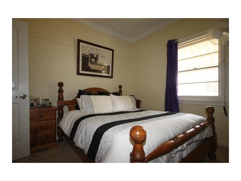 16 Victoria Street, Tamworth NSW 2340