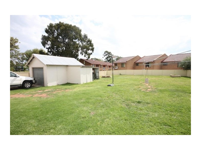 16 Victoria Street, Tamworth NSW 2340