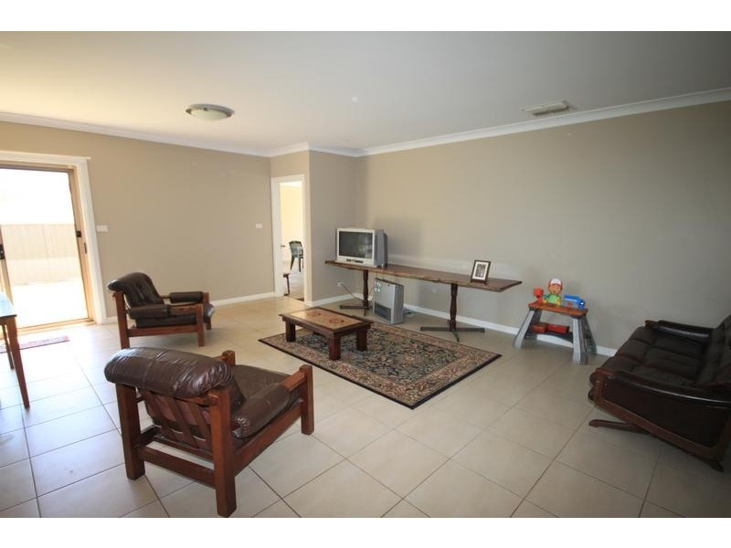 42 Campbell Road, Tamworth NSW 2340